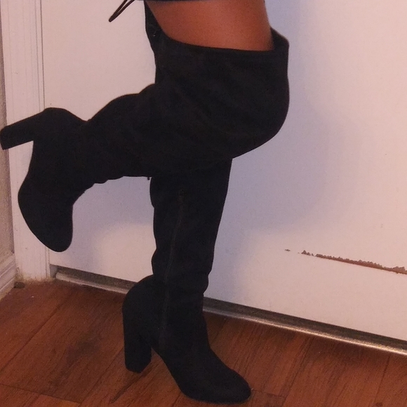 Boots - Picture 4 of 7